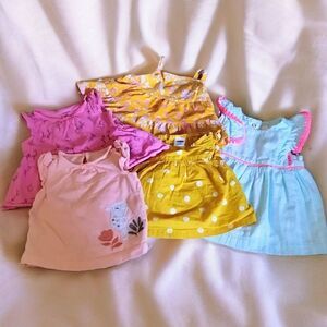 ONSIES/SLEEPERS 0-3 MONTHS BABY 26 various brands DISNEY/CARTERS/OLD NAVY CLEAN!